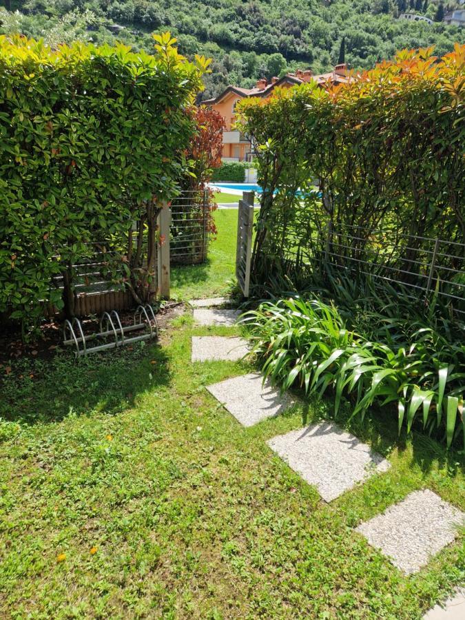 Garden & Pool Perugini Lejlighed Torbole Sul Garda Eksteriør billede