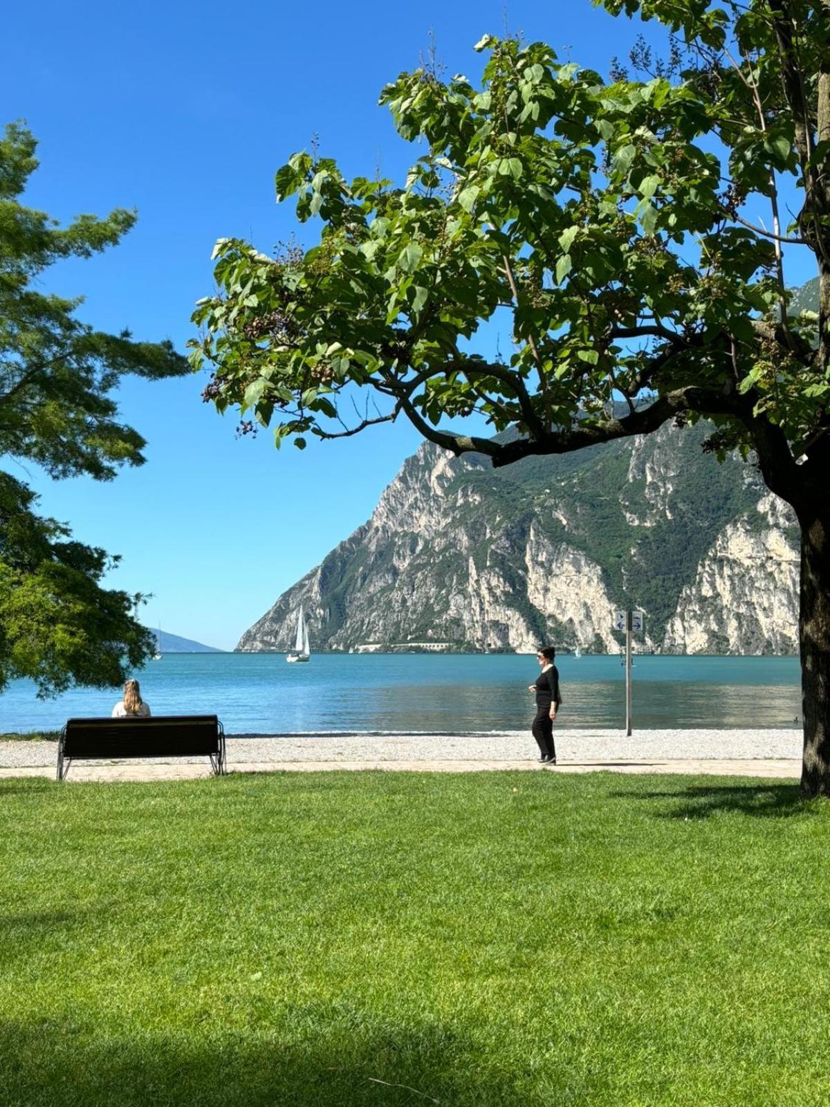 Garden & Pool Perugini Lejlighed Torbole Sul Garda Eksteriør billede